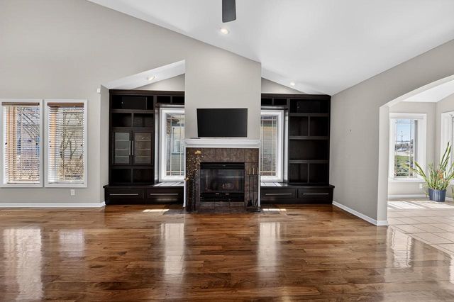 3026 Woods Edge Way, Fitchburg, WI 53711