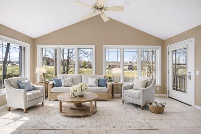 3026 Woods Edge Way, Fitchburg, WI 53711
