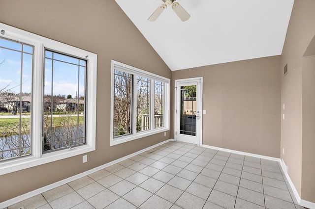 3026 Woods Edge Way, Fitchburg, WI 53711
