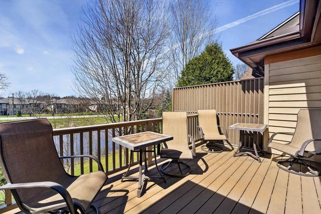 3026 Woods Edge Way, Fitchburg, WI 53711