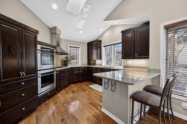 3026 Woods Edge Way, Fitchburg, WI 53711