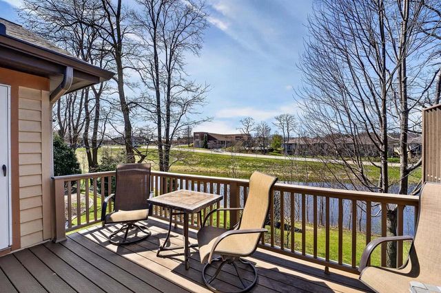 3026 Woods Edge Way, Fitchburg, WI 53711