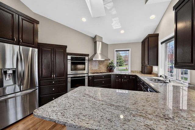 3026 Woods Edge Way, Fitchburg, WI 53711