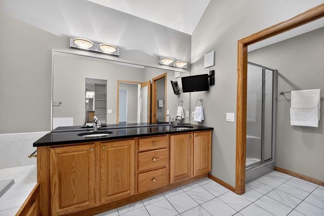 3026 Woods Edge Way, Fitchburg, WI 53711