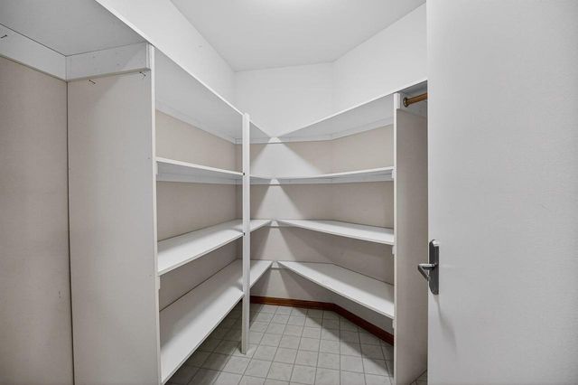 3026 Woods Edge Way, Fitchburg, WI 53711