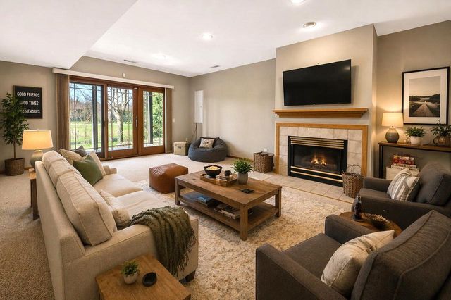 3026 Woods Edge Way, Fitchburg, WI 53711