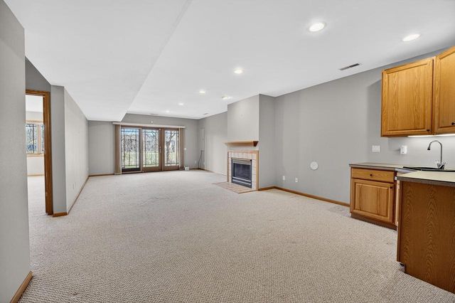 3026 Woods Edge Way, Fitchburg, WI 53711