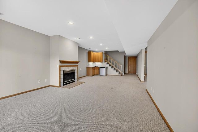 3026 Woods Edge Way, Fitchburg, WI 53711
