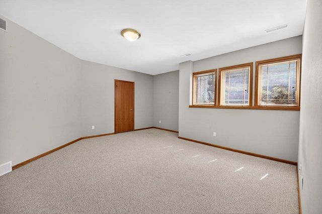 3026 Woods Edge Way, Fitchburg, WI 53711