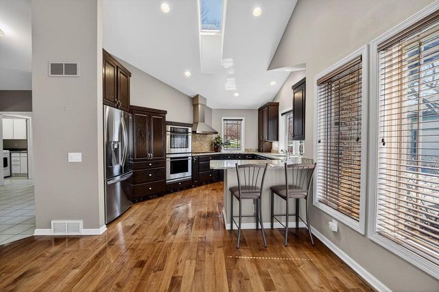 3026 Woods Edge Way, Fitchburg, WI 53711