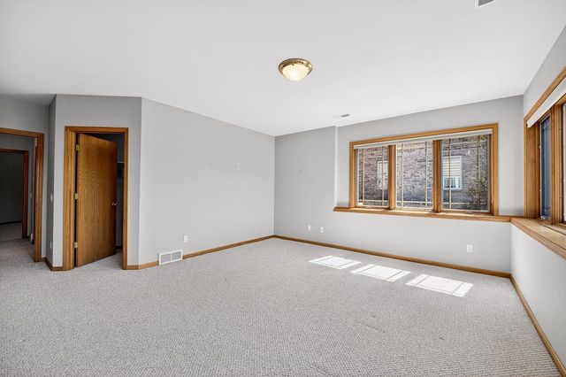 3026 Woods Edge Way, Fitchburg, WI 53711