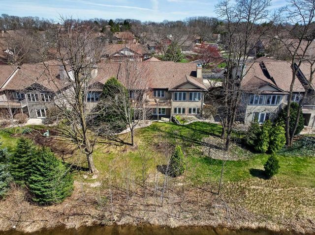 3026 Woods Edge Way, Fitchburg, WI 53711