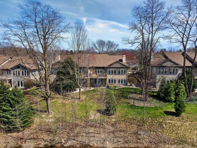 3026 Woods Edge Way, Fitchburg, WI 53711