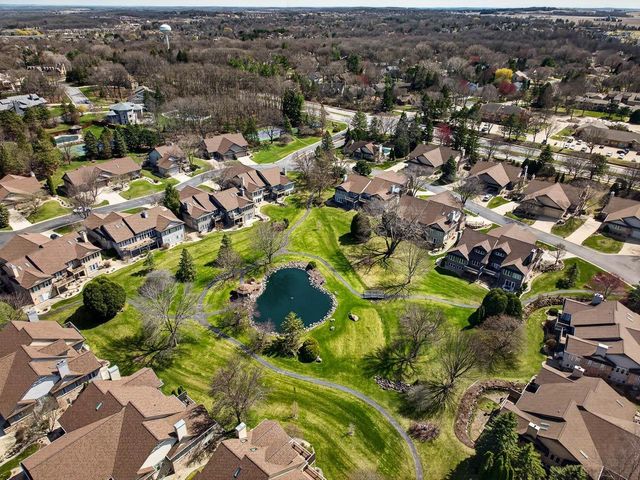3026 Woods Edge Way, Fitchburg, WI 53711