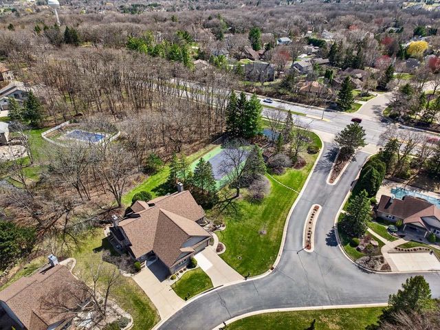 3026 Woods Edge Way, Fitchburg, WI 53711