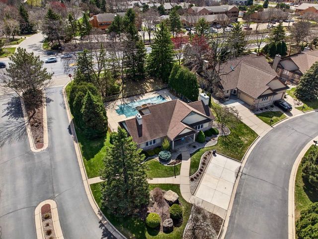 3026 Woods Edge Way, Fitchburg, WI 53711