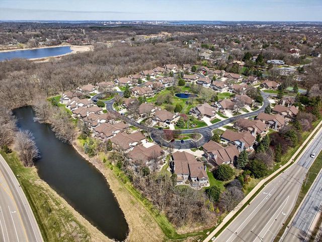 3026 Woods Edge Way, Fitchburg, WI 53711