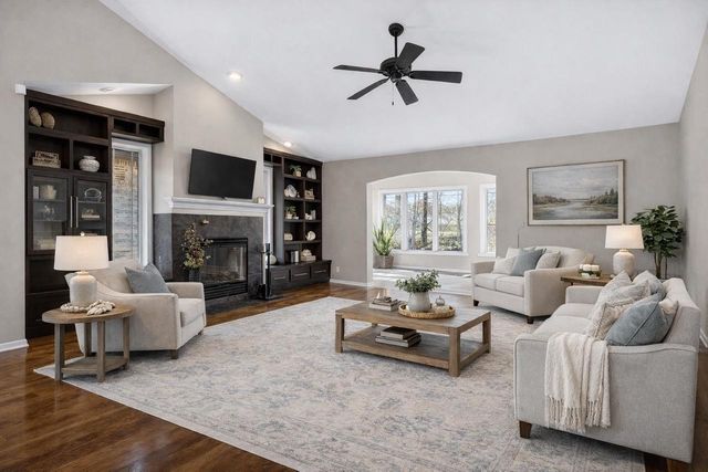 3026 Woods Edge Way, Fitchburg, WI 53711