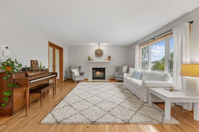 403 Fiddler Avenue SE, New Prague, MN 56071