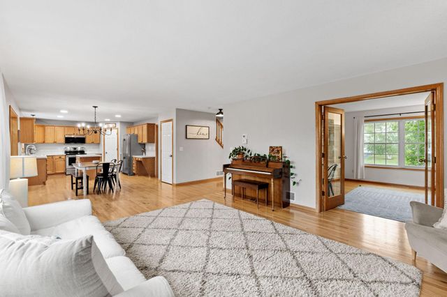 403 Fiddler Avenue SE, New Prague, MN 56071