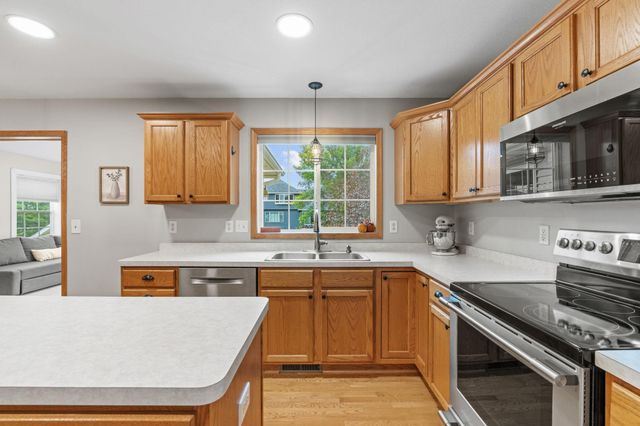 403 Fiddler Avenue SE, New Prague, MN 56071