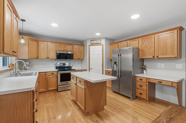 403 Fiddler Avenue SE, New Prague, MN 56071