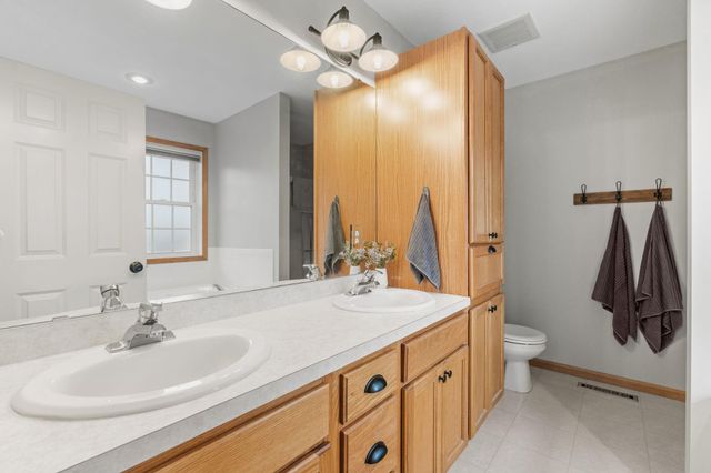 403 Fiddler Avenue SE, New Prague, MN 56071
