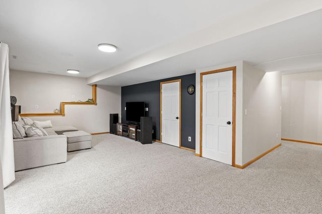 403 Fiddler Avenue SE, New Prague, MN 56071