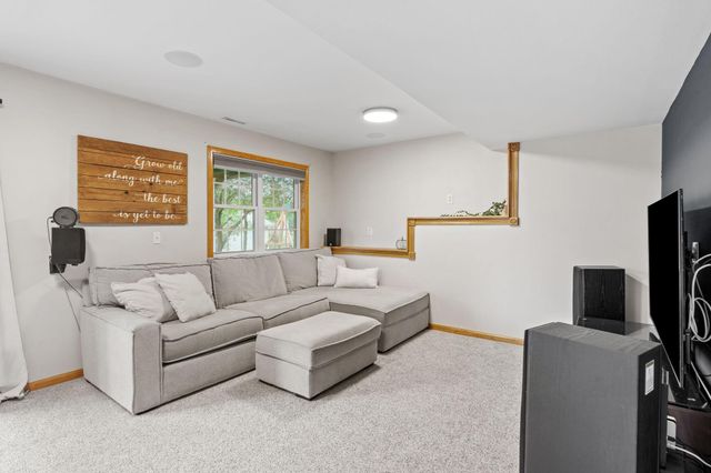 403 Fiddler Avenue SE, New Prague, MN 56071