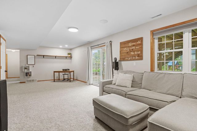 403 Fiddler Avenue SE, New Prague, MN 56071