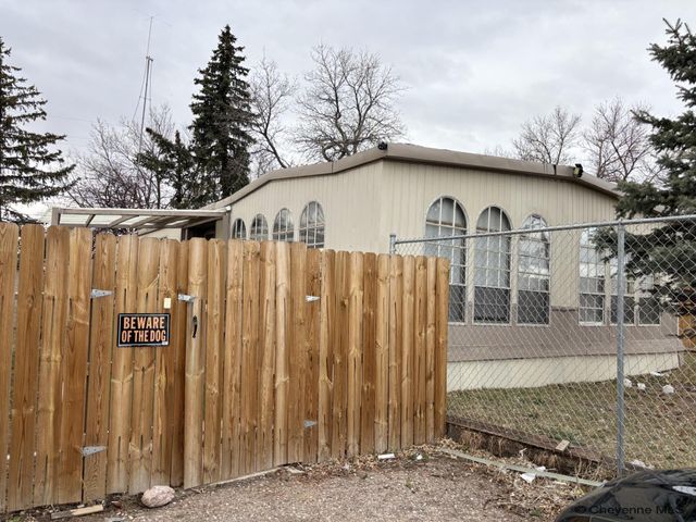 3410 RIDGE RD, Cheyenne, WY 82001