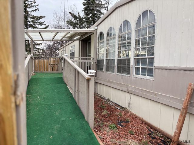 3410 RIDGE RD, Cheyenne, WY 82001