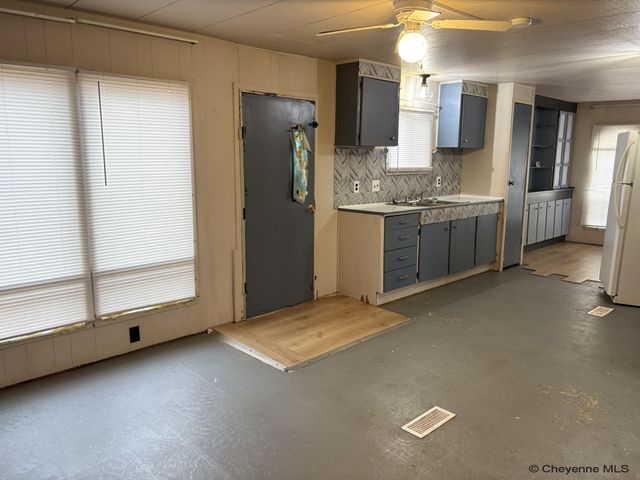 3410 RIDGE RD, Cheyenne, WY 82001