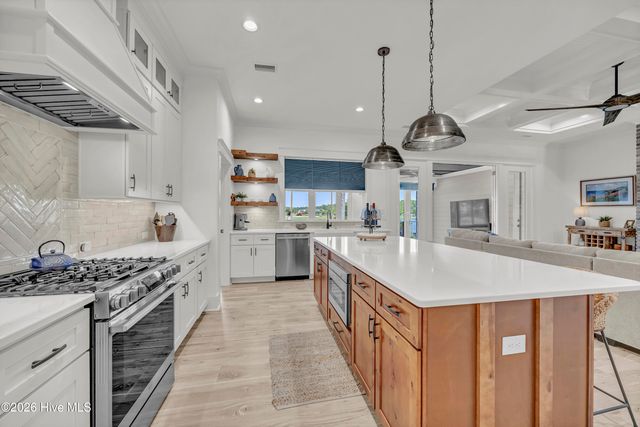 706 Creighton Circle SW, Ocean Isle Beach, NC 28469