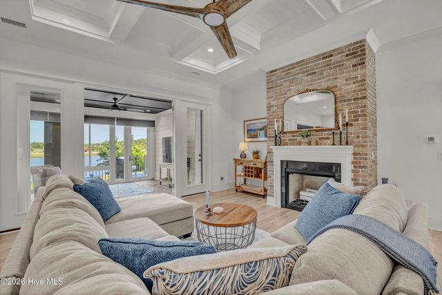 706 Creighton Circle SW, Ocean Isle Beach, NC 28469