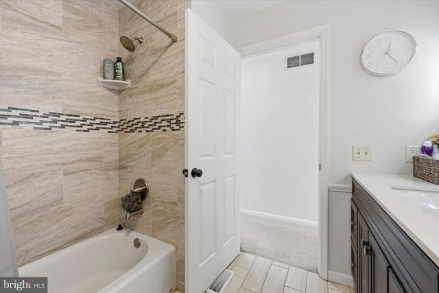 12 TIMBERCREST DR, Sewell, NJ 08080