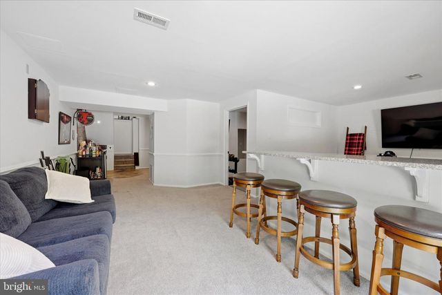 12 TIMBERCREST DR, Sewell, NJ 08080