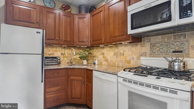 2049 APPLETREE ST, Philadelphia, PA 19103