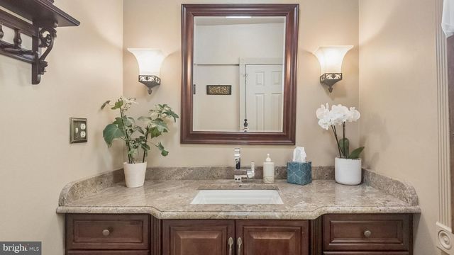 2049 APPLETREE ST, Philadelphia, PA 19103