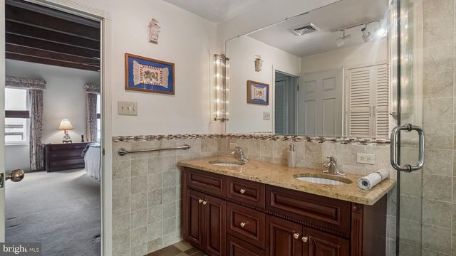 2049 APPLETREE ST, Philadelphia, PA 19103