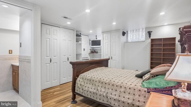 2049 APPLETREE ST, Philadelphia, PA 19103
