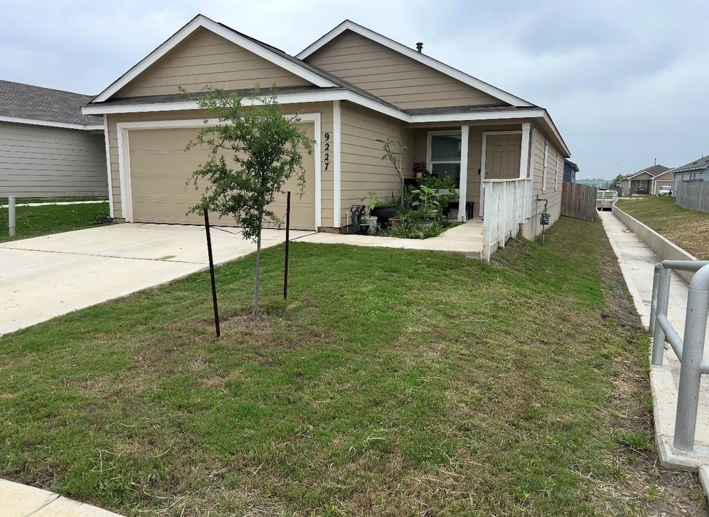 9227 Honey Mesquite, Seguin, TX 78155