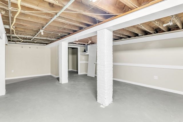 939 E Columbus Ave, Springfield, MA 01105