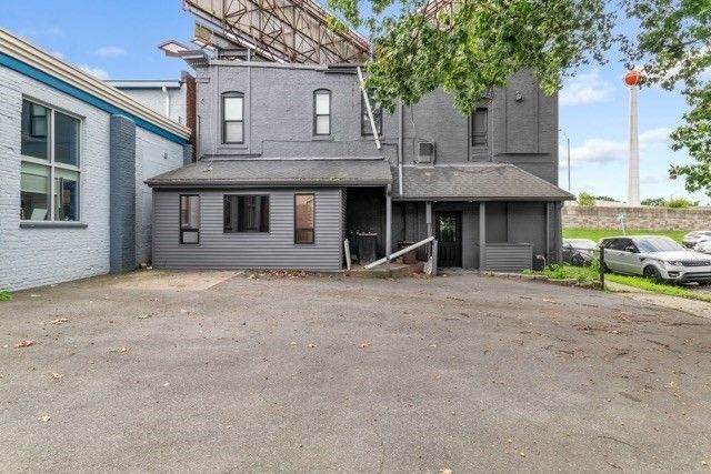 939 E Columbus Ave, Springfield, MA 01105