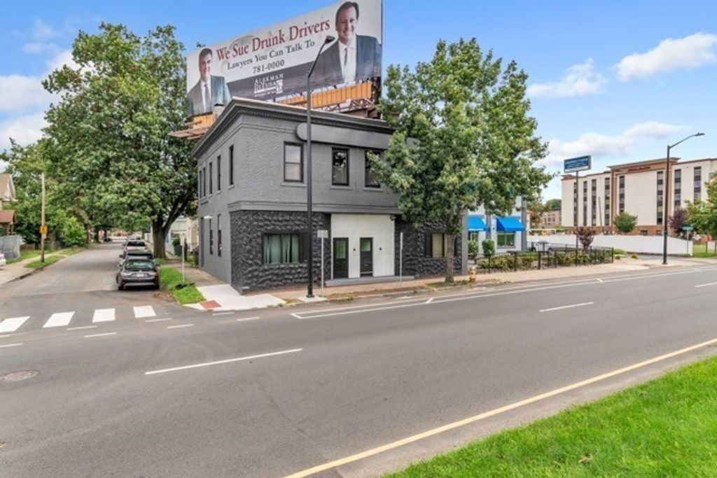 939 E Columbus Ave, Springfield, MA 01105