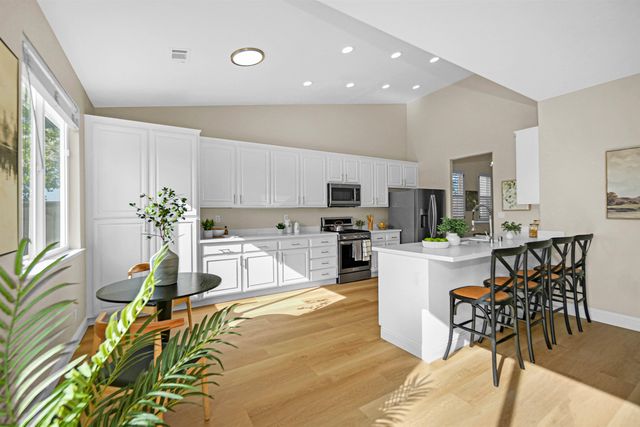 4905 Apricot Ct, Castro Valley, CA 94546