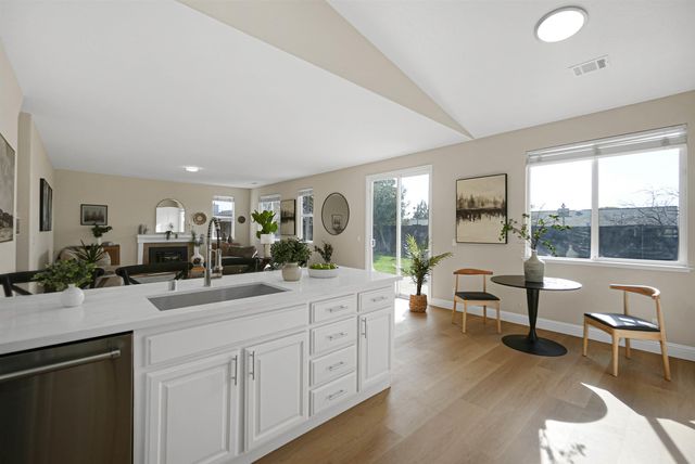 4905 Apricot Ct, Castro Valley, CA 94546