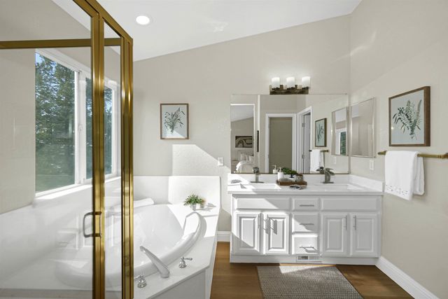 4905 Apricot Ct, Castro Valley, CA 94546