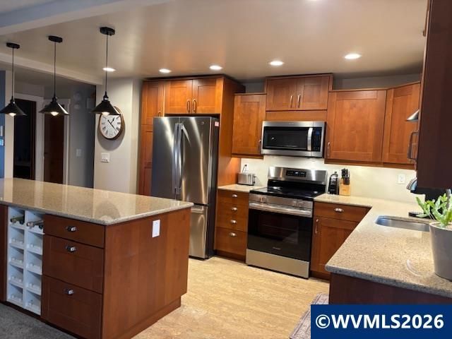 2130 Umpqua Rd, Woodburn, OR 97071