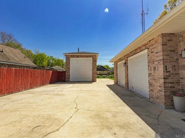 1757 E Nelson St, Gonzales, LA 70737